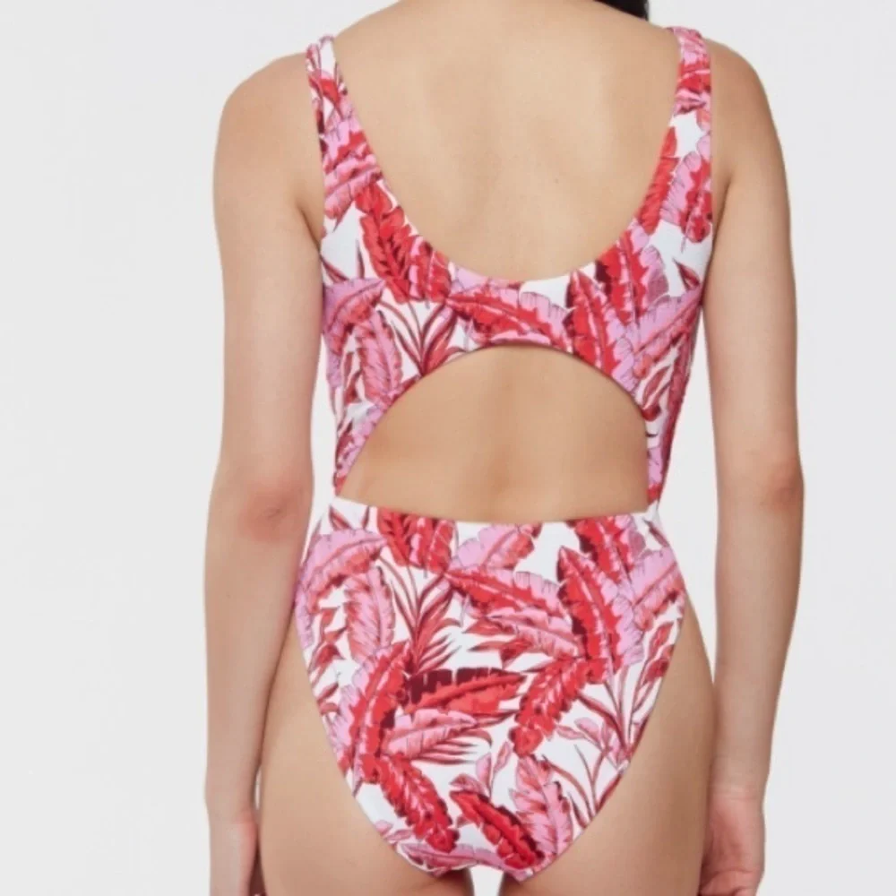 NWT Jessica Simpson Fuchsia Multi Palm O Ring Cut Out One Piece Swimsuit sz S